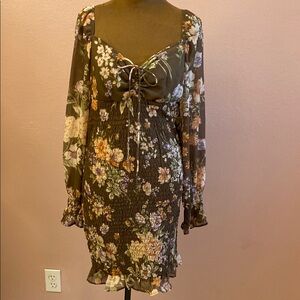 SIM & SAM Floral Long Sleeve Dress